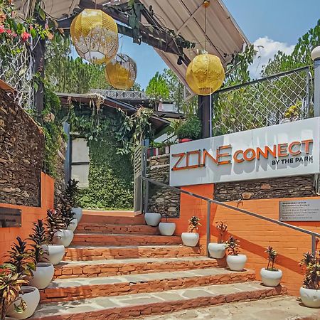Отель Zone Connect By The Park, Лансдаун Экстерьер фото